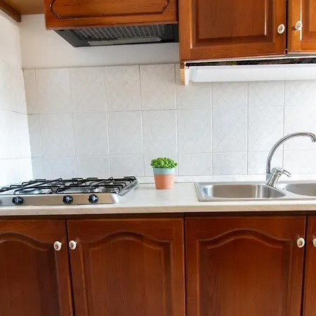 Welcomely - Arriora Apartment