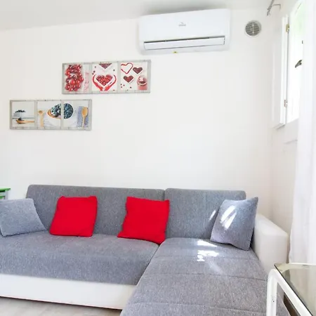 Welcomely - Arriora Apartment