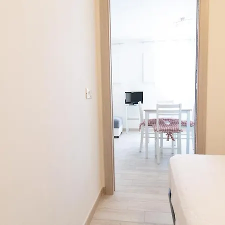 Welcomely - Arriora Apartment *